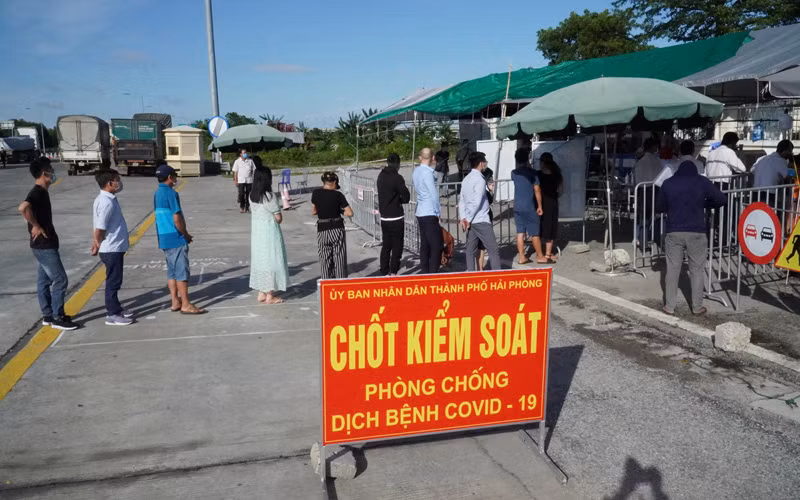Hải Phòng siết chặt kiểm soát người và phương tiện từ/ đi qua Hà Nội vào thành phố.