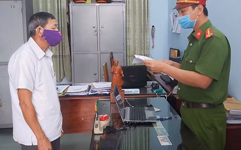 Đối tượng tại cơ quan công an.