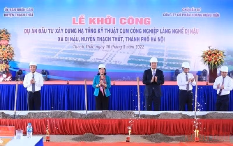 Lễ khởi công xây dựng hạ tầng kỹ thuật Cụm công nghiệp làng nghề Dị Nậu, huyện Thạch Thất, Hà Nội.