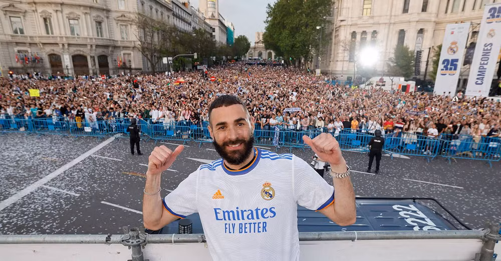 Cận cảnh “biển người” chào đón đương kim vô địch Real Madrid -0