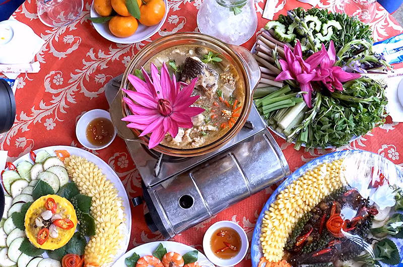 Hấp dẫn “lẩu mắm” U Minh -0