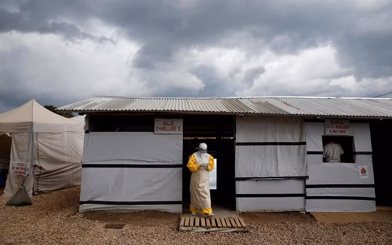 Nhân viên y tế tại một trung tâm điều trị Ebola ở Beni, Cộng hòa Dân chủ Congo, tháng 3/2019. (Ảnh: Reuters)