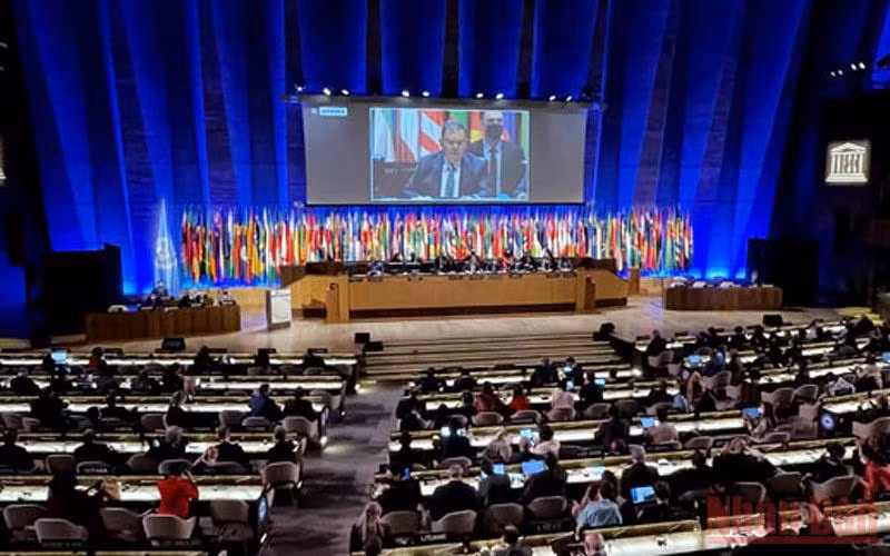 Phiên họp toàn thể Đại hội đồng UNESCO lần thứ 41 tại Paris.