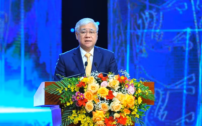 Đồng chí Đỗ Văn Chiến, Bí thư Trung ương Đảng, Chủ tịch Ủy ban Trung ương Mặt trận Tổ quốc Việt Nam phát biểu tại buổi lễ.