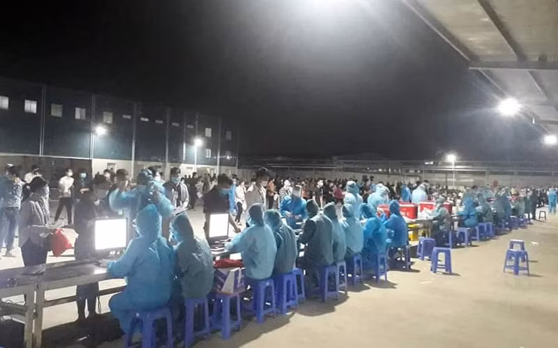 Xét nghiệm xuyên đêm tại Bắc Giang.