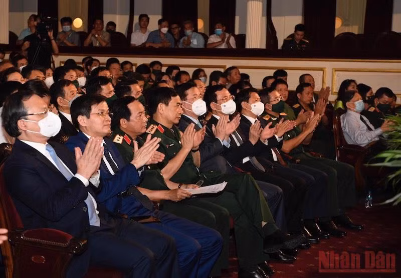 Trao giải Cuộc thi viết “Bảo vệ nền tảng tư tưởng của Đảng trong tình hình mới” -0