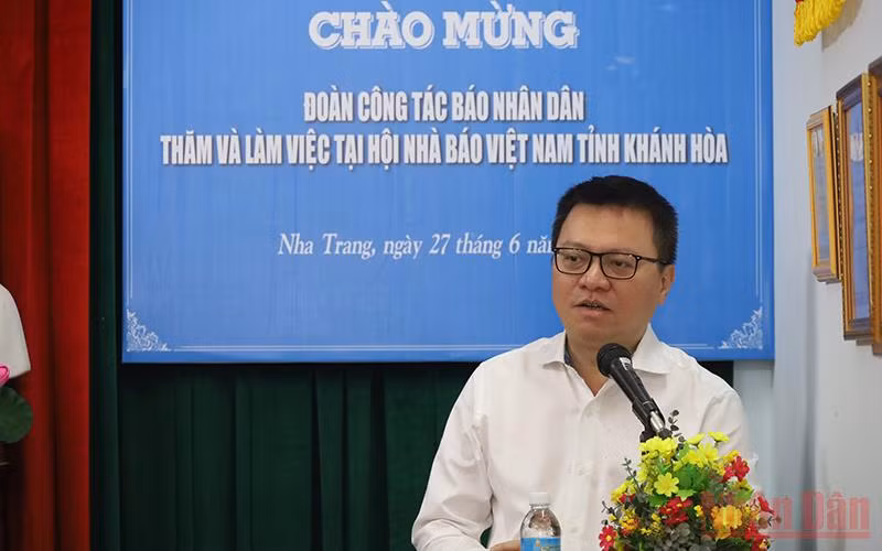 Đồng chí Lê Quốc Minh phát biểu tại buổi làm việc.