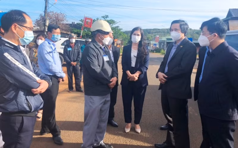 Đoàn công tác của Bộ Y tế kiểm tra thực tế công tác phòng, chống dịch tại xã Nghĩa Thắng, Đắk Wer và Khu điều trị bệnh nhân Covid-19 của huyện Đắk R’lấp.