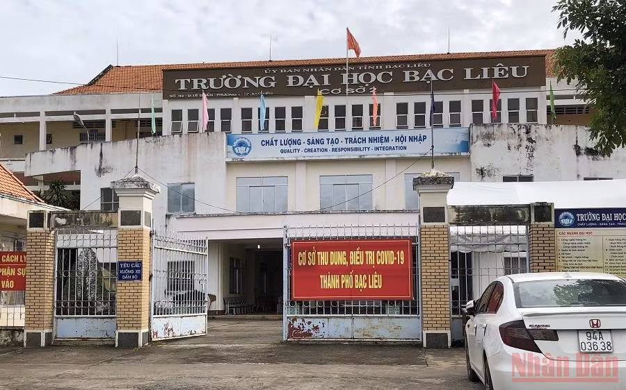 Trường Đại học Bạc Liêu được chính quyền sử dụng làm điểm thu dung, điều trị Covid-19. (Ảnh: TRỌNG DUY)