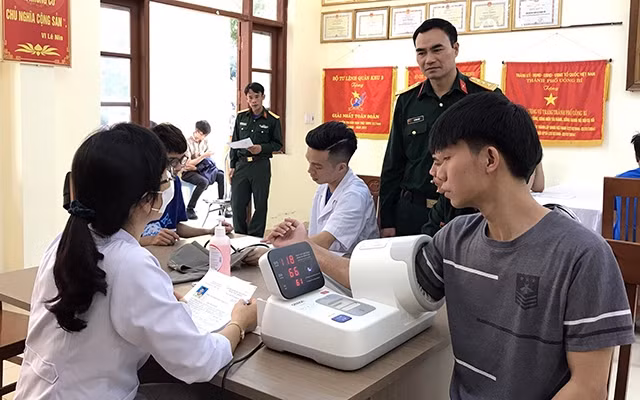 Khám sức khỏe, lựa chọn thanh niên thực hiện nghĩa vụ quân sự năm 2020.