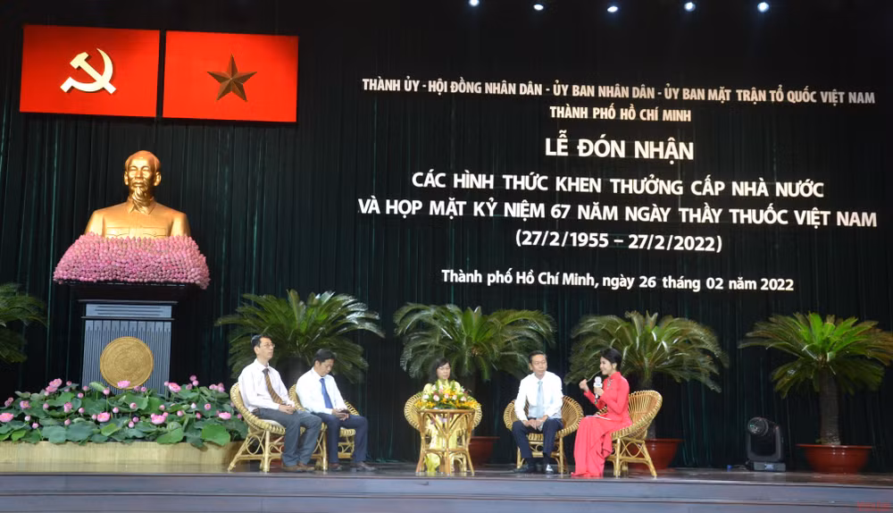 TP Hồ Chí Minh trao phần thưởng cao quý cho các tập thể, cá nhân ngành y tế -0