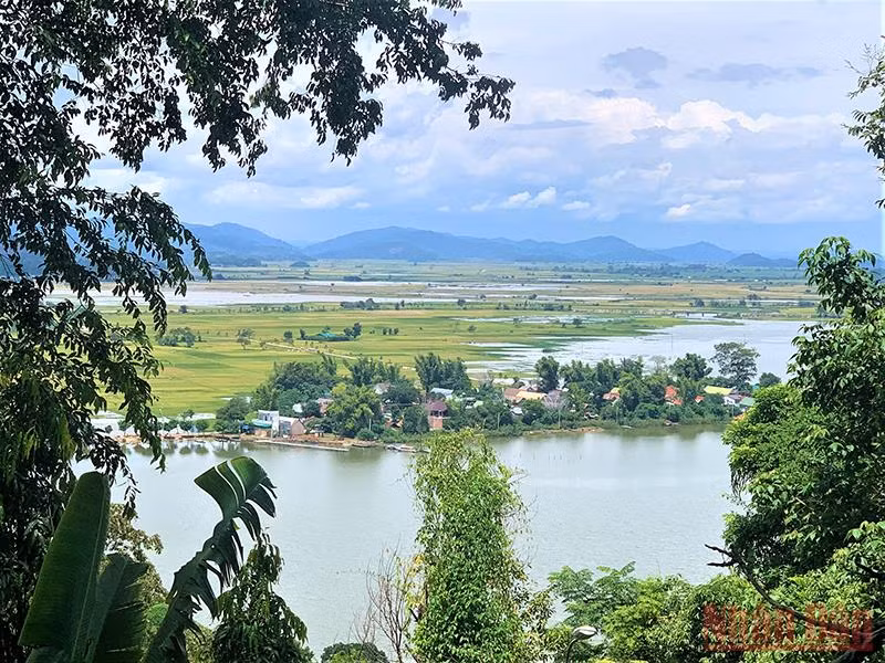 Thơ mộng hồ Lắk giữa đại ngàn Tây Nguyên -0