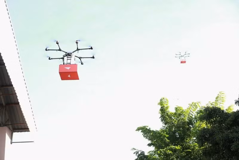 Thai Post thử nghiệm vận chuyển thuốc men bằng drone tại tỉnh Sing Buri.