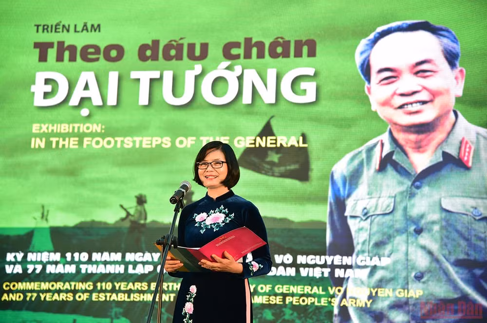 Triển lãm -0