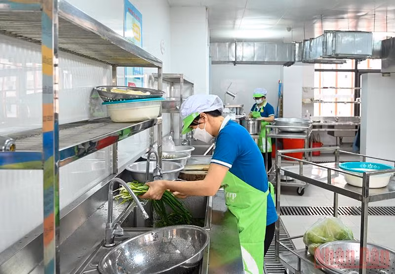 Niềm vui trẻ thơ trong ngày trở lại trường -0