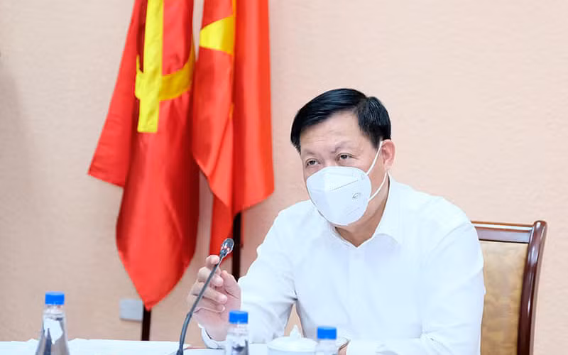 Thứ trưởng Y tế Đỗ Xuân Tuyên chủ trì cuộc họp.