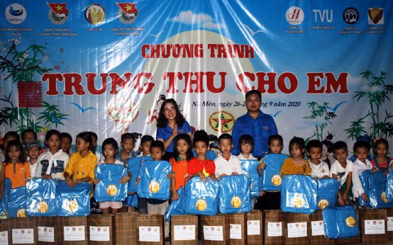 Trung thu đến sớm với trẻ em vùng cao -0