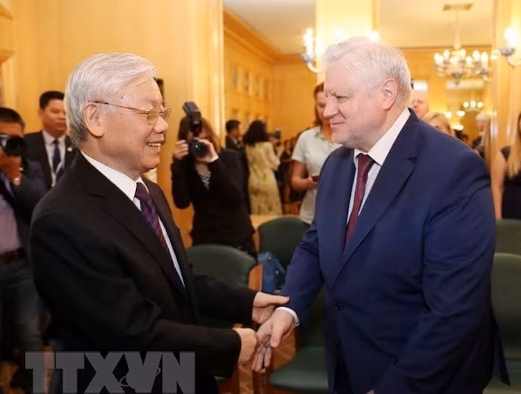 Tổng Bí thư Nguyễn Phú Trọng tiếp Chủ tịch Đảng nước Nga Công bằng S.M.Mironov, trong chuyến thăm Liên bang Nga, tháng 9/2018. (Ảnh: TTXVN)