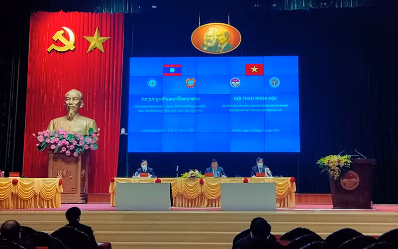 Hội thảo khoa học quốc tế “Vai trò của văn hóa, con người đối với sự nghiệp đổi mới và phát triển ở Việt Nam và Lào”.