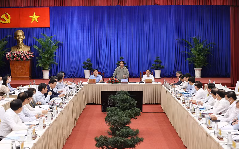 Thủ tướng Phạm Minh Chính chủ trì cuộc họp. (Ảnh: TTXVN)