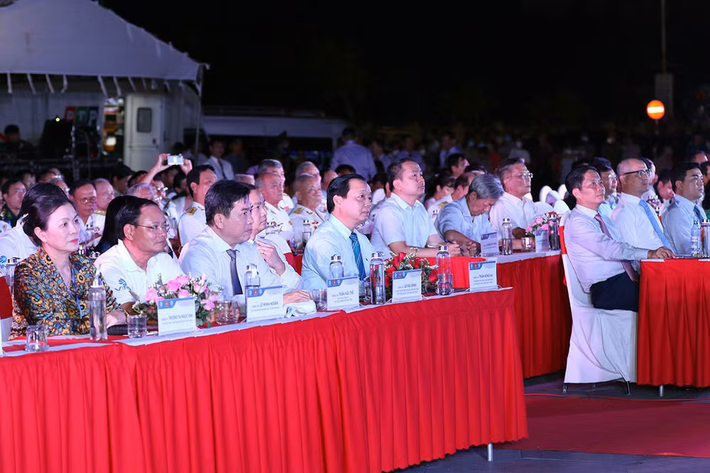 Phát triển kinh tế gắn với bảo vệ tài nguyên thiên nhiên -0