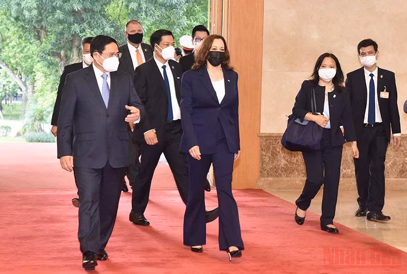 Thủ tướng Phạm Minh Chính và Phó Tổng thống Hoa Kỳ Kamala Harris. (Ảnh: Trần Hải)
