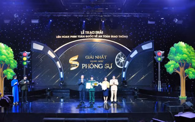 Lễ trao giải Liên hoan phim toàn quốc về An toàn giao thông năm 2019. (Ảnh: Cục CSGT - Bộ Công an)