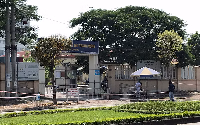 Bệnh viện Bệnh Nhiệt đới Trung ương tiếp tục cách ly y tế điều trị bệnh nhân Covid-19