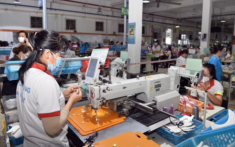 Sản xuất giày xuất khẩu tại Công ty ChingLuh (Khu công nghiệp Thuận Đạo, Long An). (Ảnh: Duy Linh)
