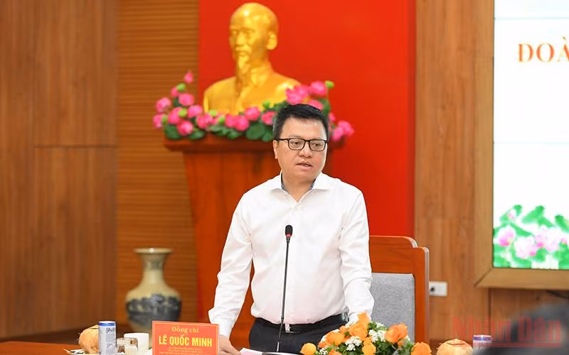 Đồng chí Lê Quốc Minh phát biểu tại buổi làm việc.