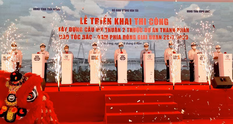 Lễ thi công cầu Mỹ Thuận 2 tại TP Vĩnh Long, sáng 19-8.