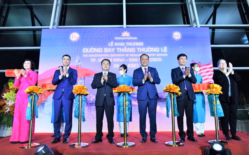 Vietnam Airlines thực hiện chuyến bay thẳng thường lệ đầu tiên đến Mỹ -0