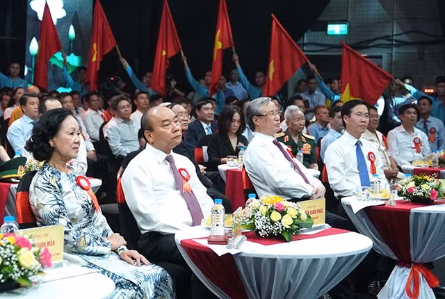 Thủ tướng Nguyễn Xuân Phúc dự buổi giao lưu.