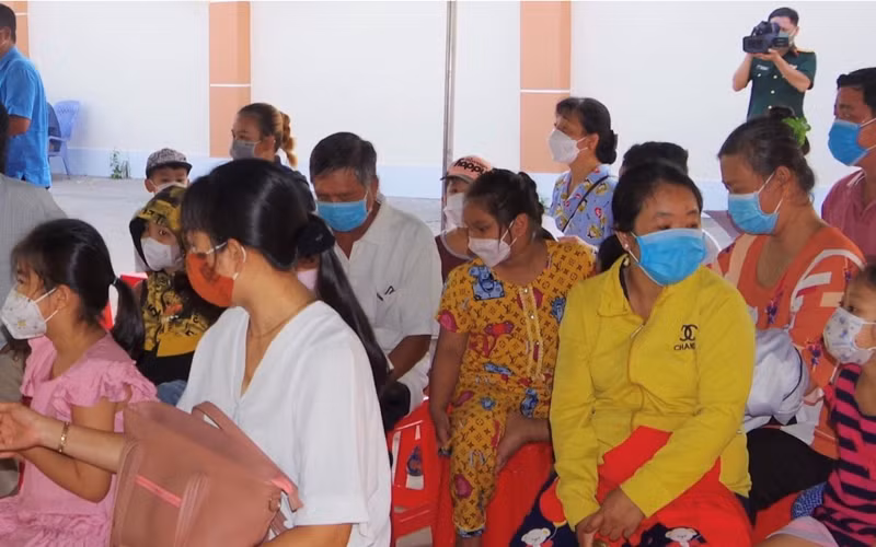 Bạc Liêu triển khai tiêm vaccine phòng Covid-19 cho trẻ từ 5 đến 12 tuổi -0