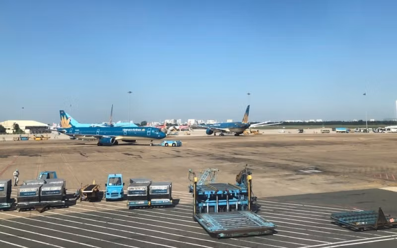 Sân bay Tân Sơn Nhất.