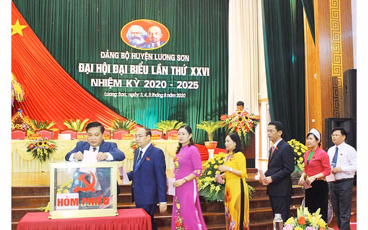 Đại hội Đảng bộ huyện Lương Sơn nhiệm kỳ 2020-2025 đã lựa chọn bầu Ban Chấp hành khóa mới đúng theo tiêu chuẩn đề ra.