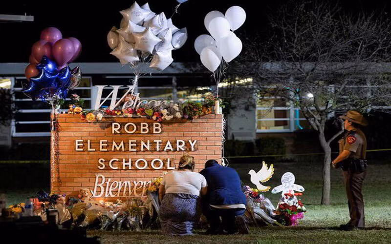 Trường tiểu học Robb ở phía nam bang Texas vừa hứng chịu vụ xả súng kinh hoàng. (Ảnh: Reuters)