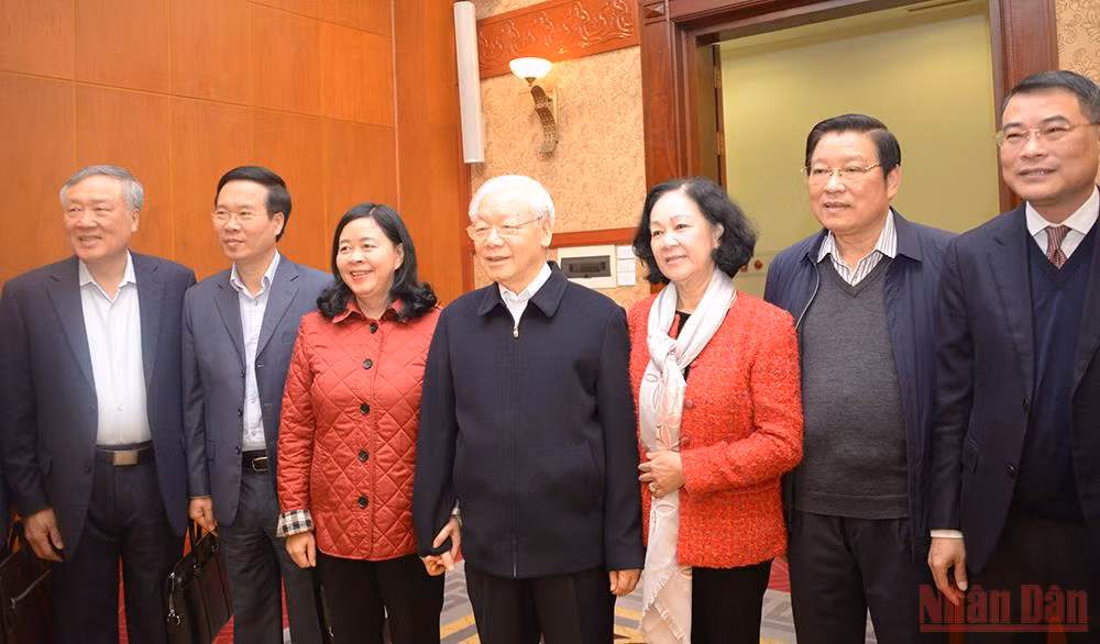 Sớm đưa mọi hoạt động trở lại bình thường, không để Tết kéo dài -0