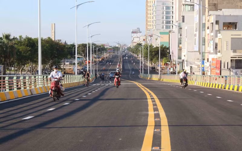 Thông xe cầu vượt nút giao thông phía tây cầu Trần Thị Lý -0