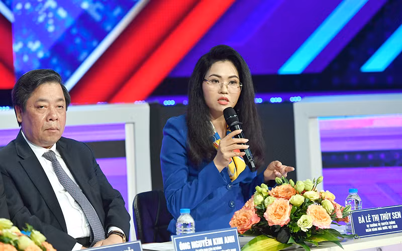 Bà Lê Thị Thúy Sen phát biểu tại cuộc họp báo.