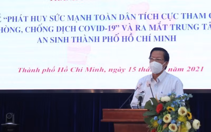 Đồng chí Phan Văn Mãi, Phó Bí thư Thường trực Thành ủy TP Hồ Chí Minh phát biểu trong buổi lễ phát động.