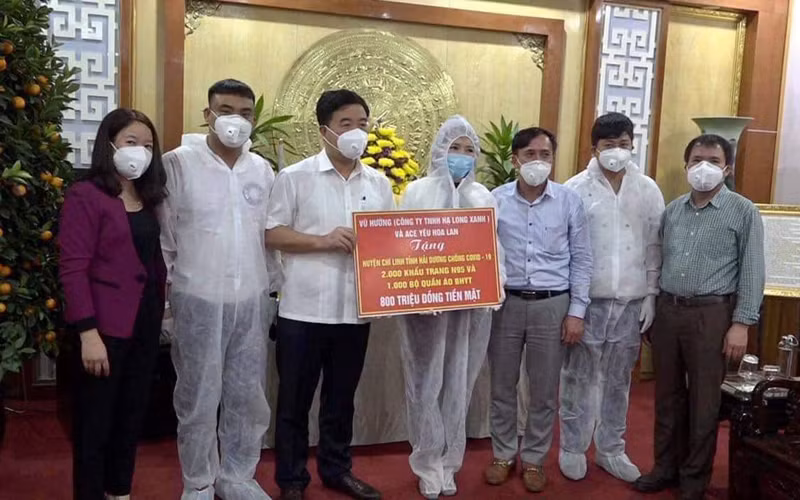 Hội yêu hoa lan Việt Nam ủng hộ 2,9 tỷ đồng và 7.000 khẩu trang, quần áo bảo hộ phòng, chống dịch Covid-19 -0