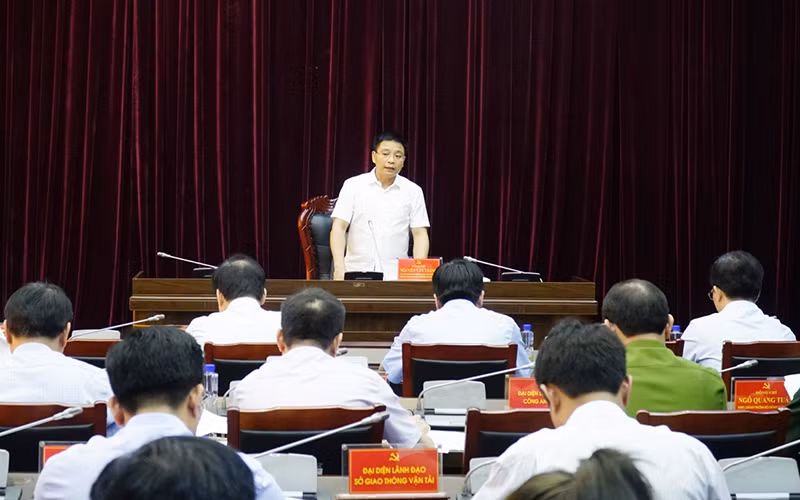 Đồng chí Nguyễn Văn Thắng, Ủy viên Trung ương Đảng, Bí thư Tỉnh ủy Điện Biên phát biểu tại buổi làm việc.
