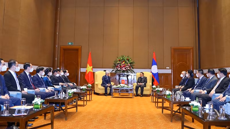 Đồng chí Đỗ Văn Chiến hội kiến Chủ tịch Quốc hội Lào Saysomphone Phomvihane -0