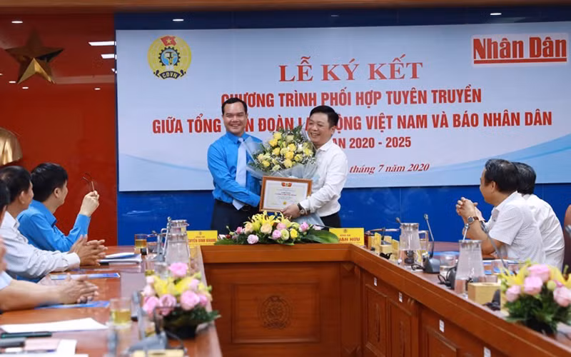 Báo Nhân Dân và Tổng Liên đoàn Lao động Việt Nam ký kết phối hợp tuyên truyền giai đoạn 2020-2025 -0