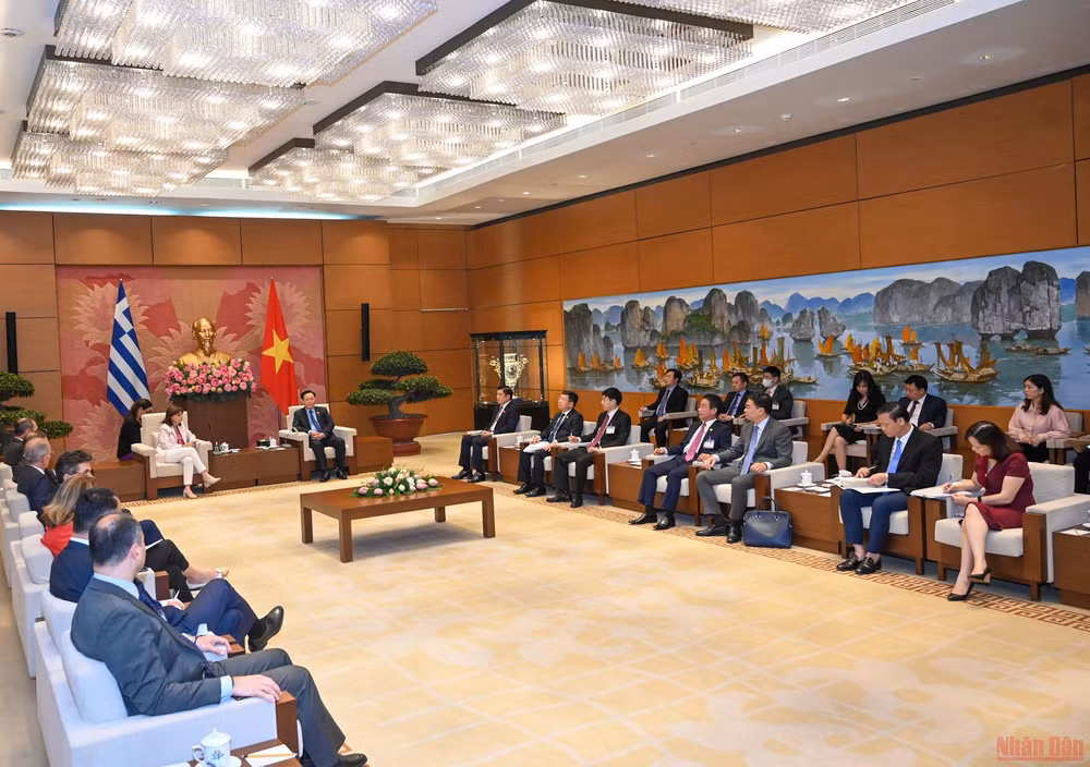 Chủ tịch Quốc hội Vương Đình Huệ tiếp Tổng thống Hy Lạp Katerina Sakellaropoulou -0