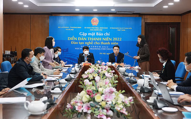 Toàn cảnh buổi họp báo.
