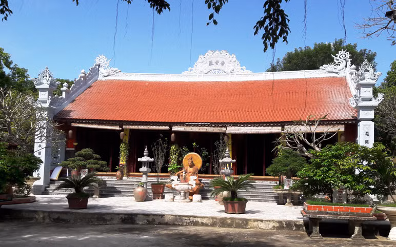 Chùa Hương Nghiêm ở xã Thiệu Trung, huyện Thiệu Hóa, tỉnh Thanh Hóa.