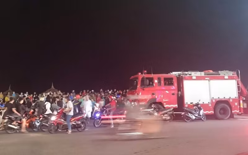 Lực lượng chức năng tìm thấy thi thể hai thanh niên đuối nước ở biển Quy Nhơn.