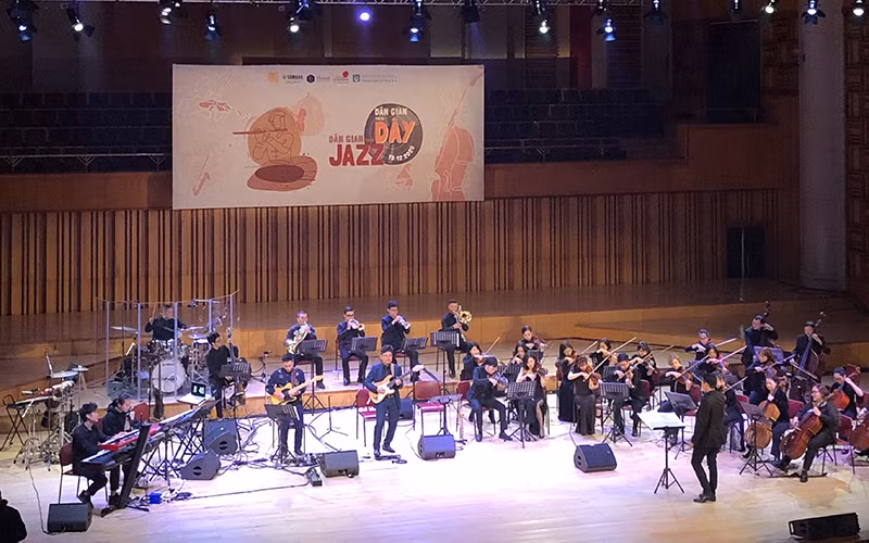  Một tiết mục trong đêm nhạc “Dân gian trên jazz/ Dân gian trên dây”.